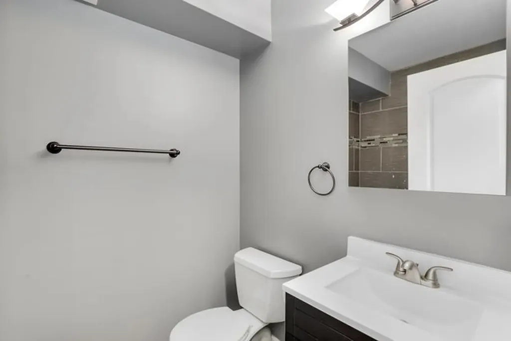 2441 North Laramie Avenue Chicago IL 60639