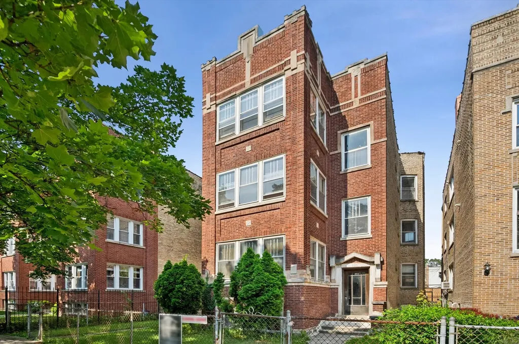 4924 North Saint Louis Avenue Chicago IL 60625