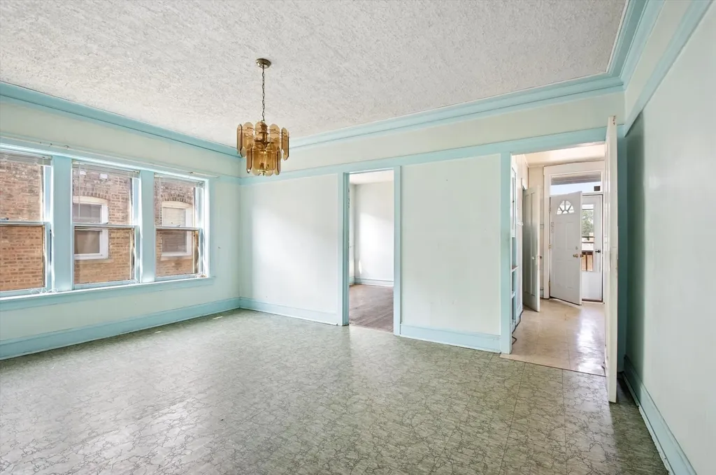 4924 North Saint Louis Avenue Chicago IL 60625