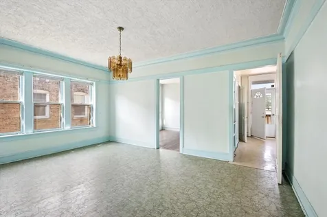 4924 North Saint Louis Avenue Chicago IL 60625