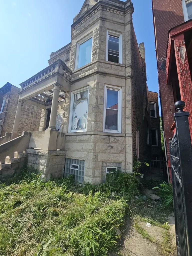 3332 West Congress Parkway Chicago IL 60624