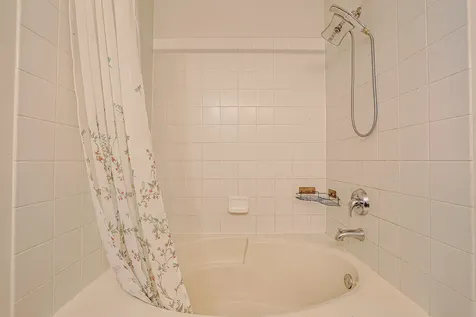 1739 Tudor Lane Northbrook IL 60062