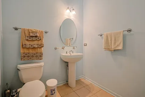 1739 Tudor Lane Northbrook IL 60062