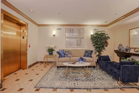1739 Tudor Lane Northbrook IL 60062