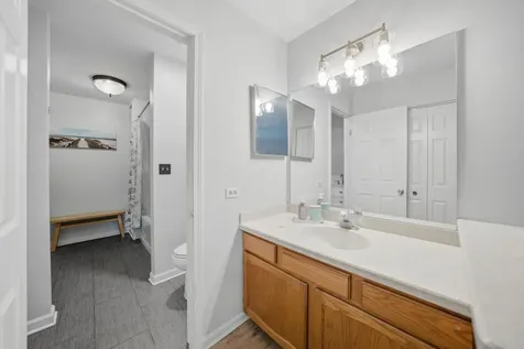 125 South Atherton Court Bloomingdale IL 60108
