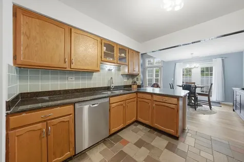 125 South Atherton Court Bloomingdale IL 60108