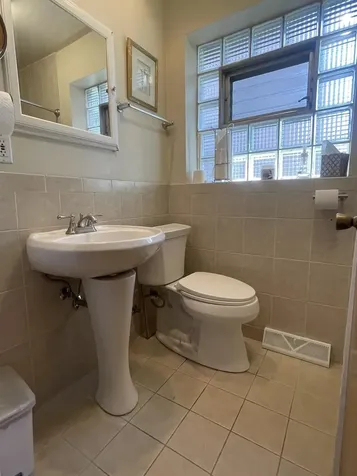4840 West Gunnison Street Chicago IL 60630