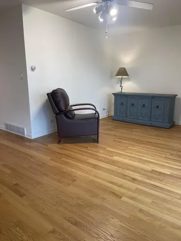 4840 West Gunnison Street Chicago IL 60630