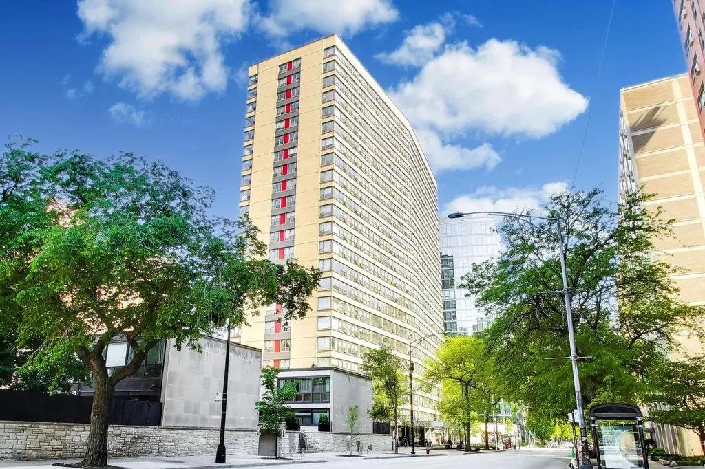 2930 North Sheridan Road Chicago IL 60657