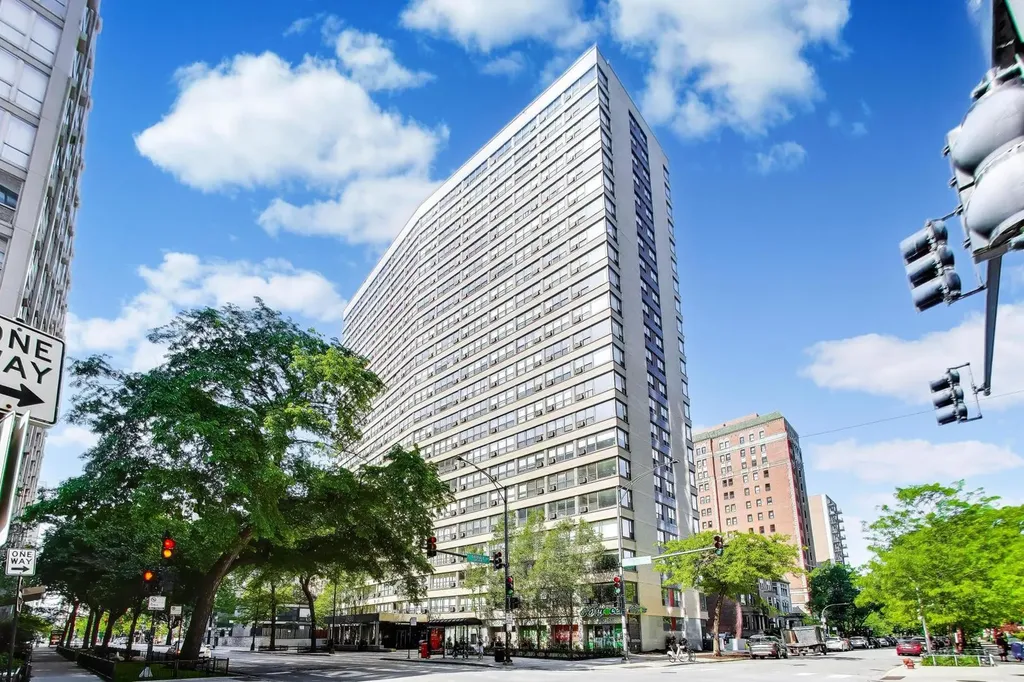 2930 North Sheridan Road Chicago IL 60657