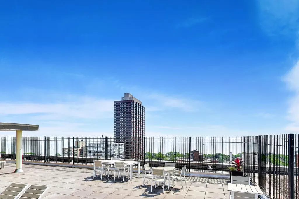 2930 North Sheridan Road Chicago IL 60657