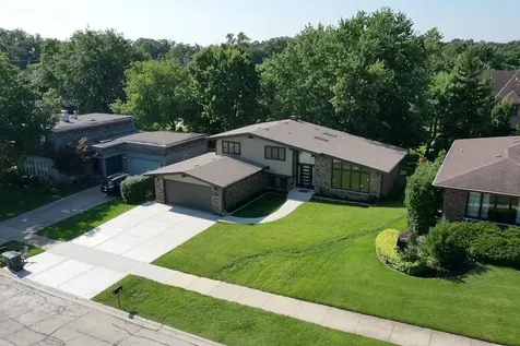 9039 Windsor Drive Palos Hills IL 60465