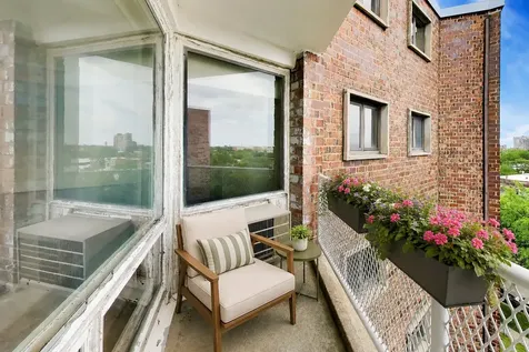 1122 West Lunt Avenue Chicago IL 60626