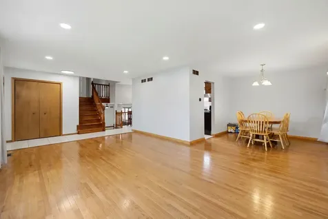 8612 Carriage Lane Tinley Park IL 60487