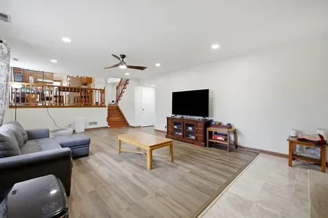 8612 Carriage Lane Tinley Park IL 60487