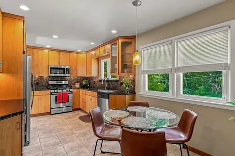 2625 24TH Street Rock Island IL 61201