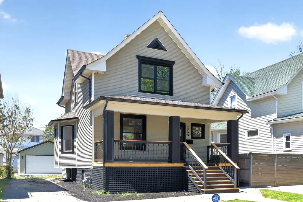 716 South 7th Avenue Maywood IL 60153