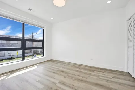 4350 West Lawrence Avenue Chicago IL 60630
