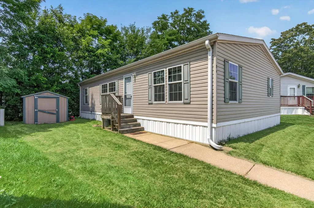 84 Brenner Court Lynwood IL 60411