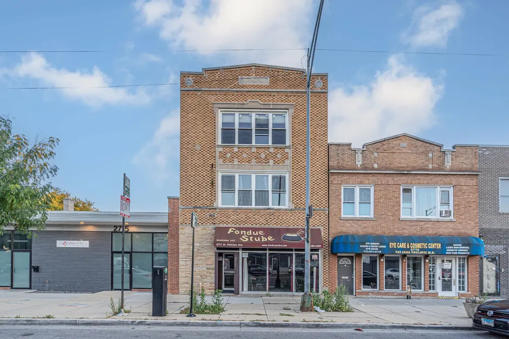 2717 West Peterson Avenue Chicago IL 60659