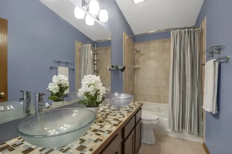 832 Fox Chase Drive Round Lake Beach IL 60073
