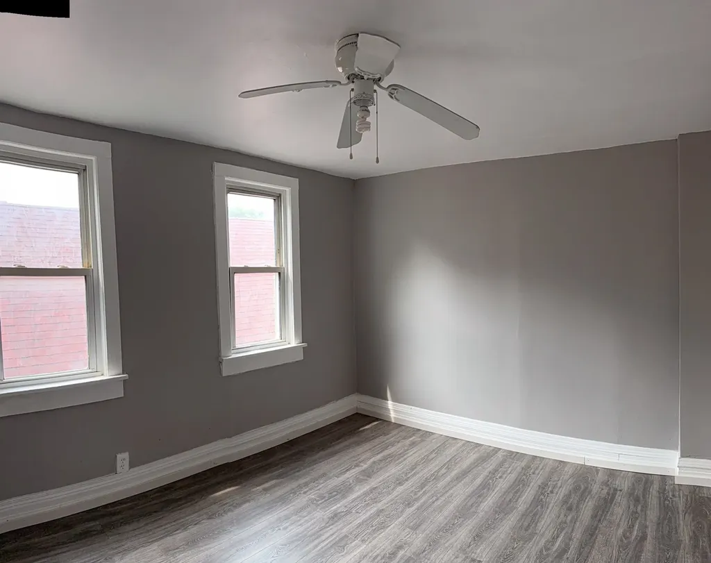 7621 South Saint Lawrence Avenue Chicago IL 60619
