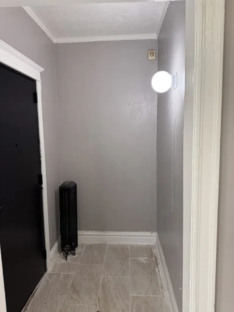 7621 South Saint Lawrence Avenue Chicago IL 60619