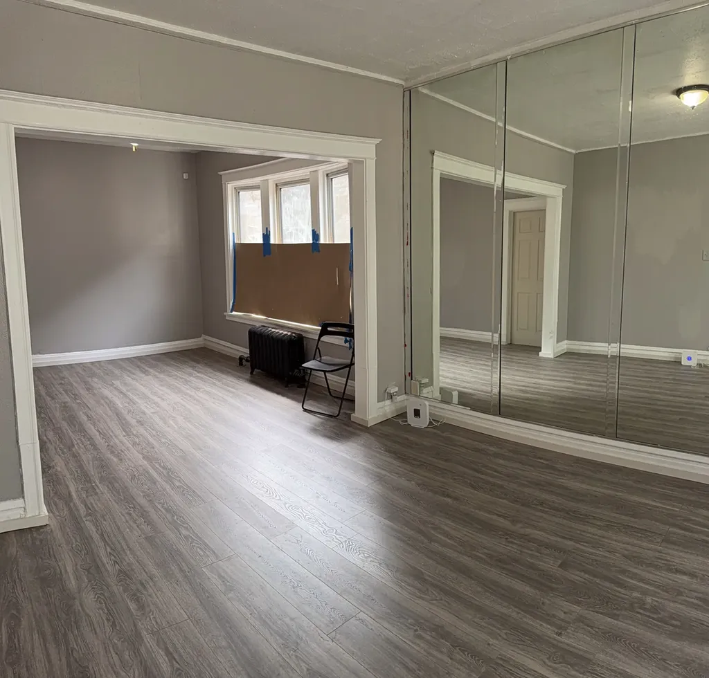 7621 South Saint Lawrence Avenue Chicago IL 60619