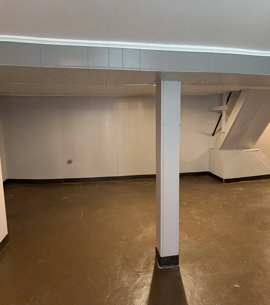 7621 South Saint Lawrence Avenue Chicago IL 60619