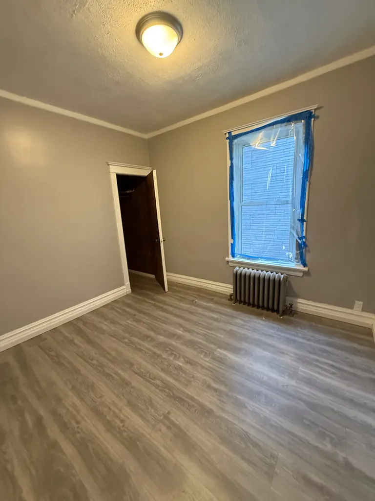 7621 South Saint Lawrence Avenue Chicago IL 60619