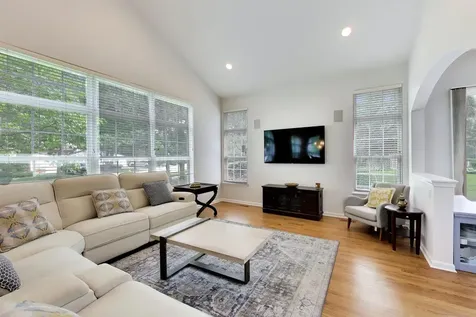 1958 Trevino Terrace Vernon Hills IL 60061