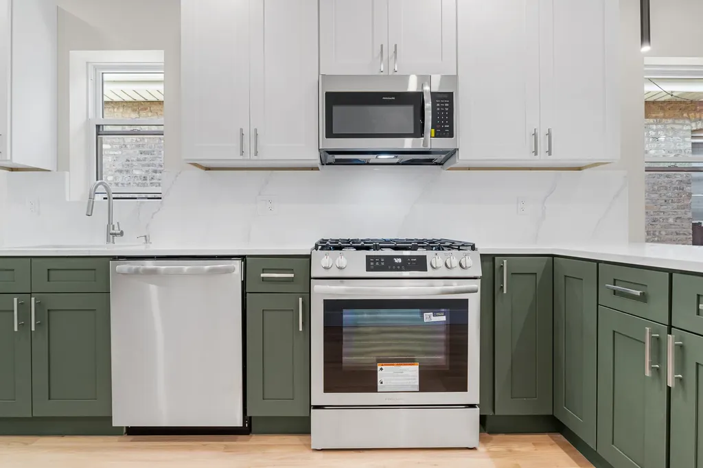 4829 West Strong Street Chicago IL 60630