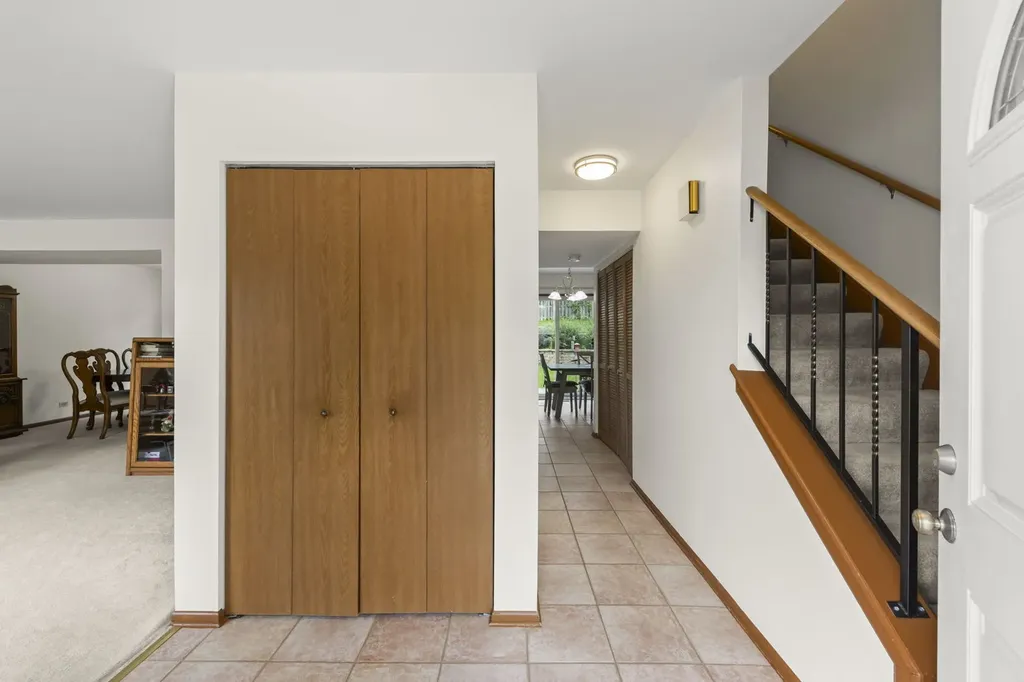 882 Aspen Drive Lombard IL 60148