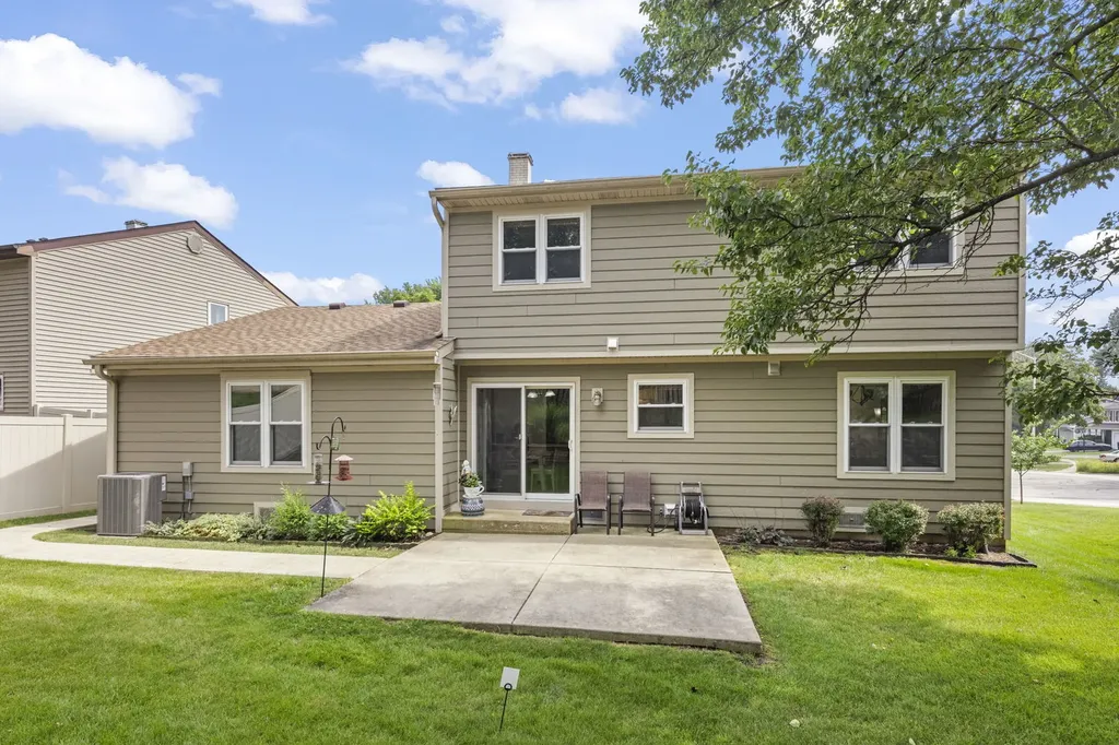 882 Aspen Drive Lombard IL 60148