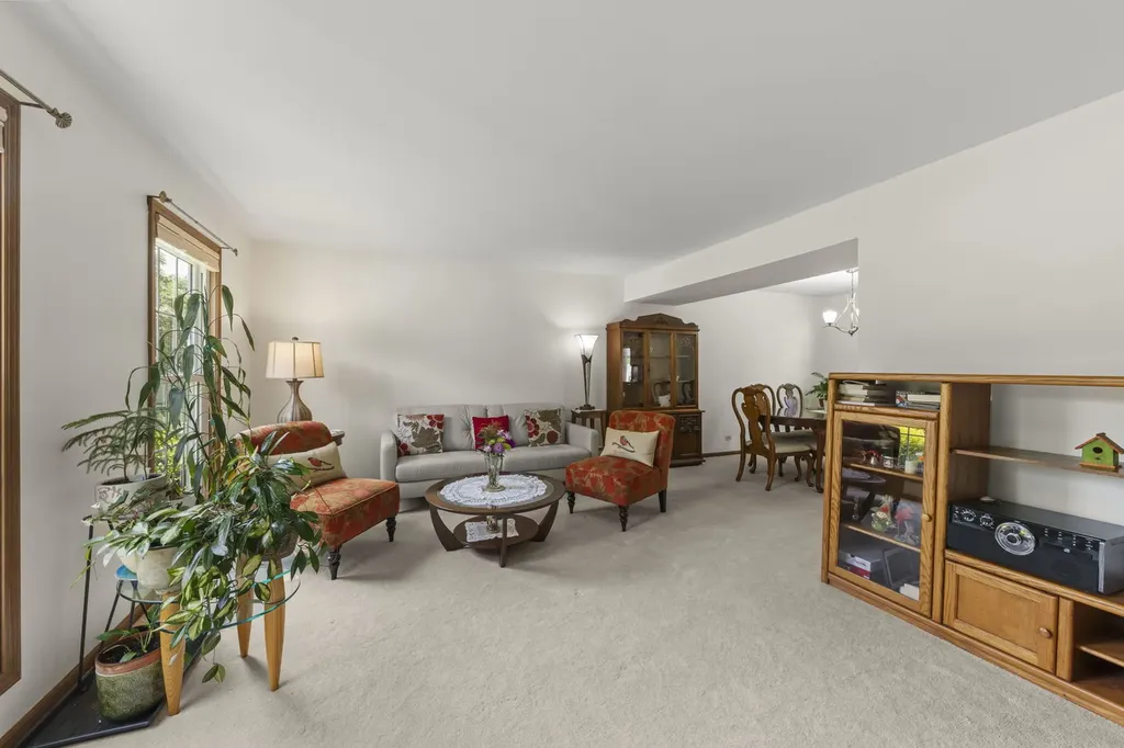 882 Aspen Drive Lombard IL 60148