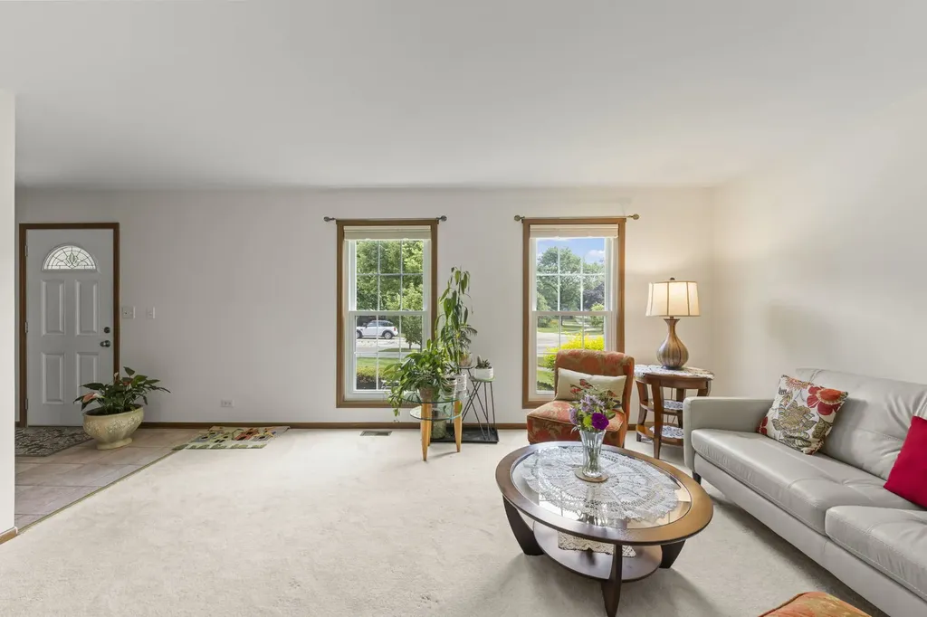 882 Aspen Drive Lombard IL 60148