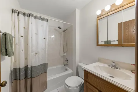 882 Aspen Drive Lombard IL 60148