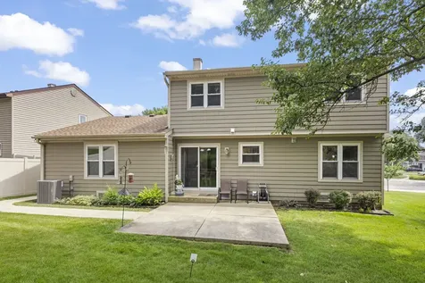 882 Aspen Drive Lombard IL 60148