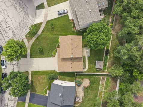 882 Aspen Drive Lombard IL 60148