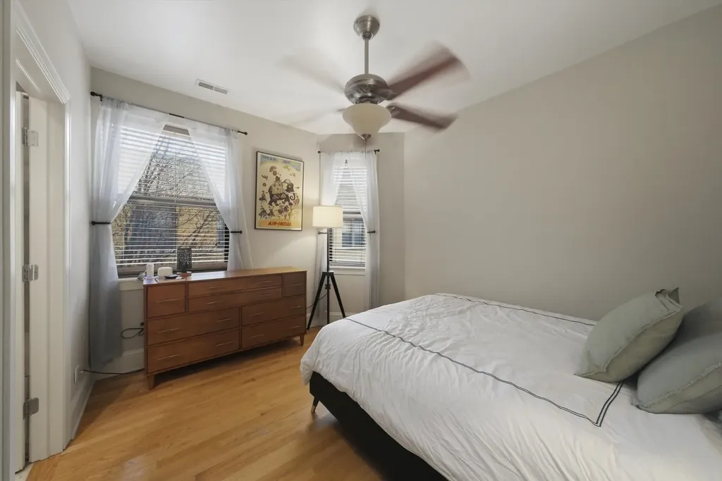 7633 North Greenview Avenue Chicago IL 60626