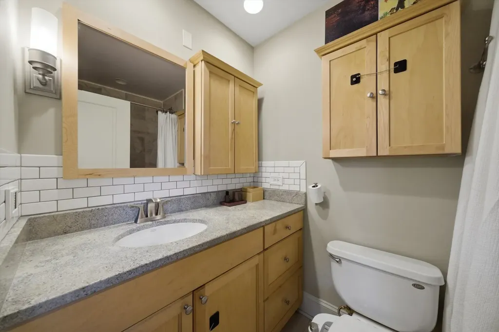 7633 North Greenview Avenue Chicago IL 60626