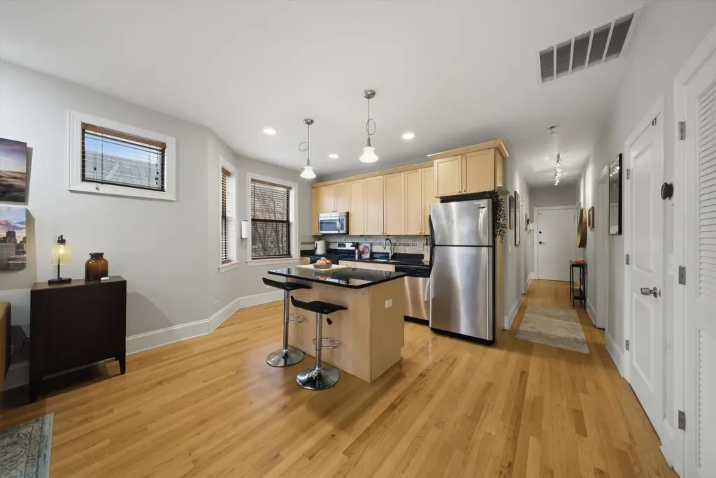 7633 North Greenview Avenue Chicago IL 60626