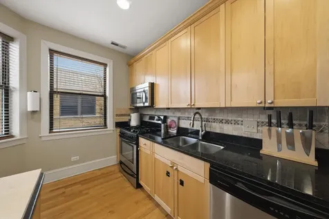 7633 North Greenview Avenue Chicago IL 60626