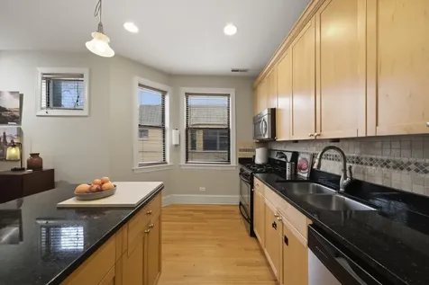 7633 North Greenview Avenue Chicago IL 60626