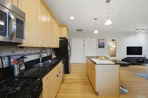 7633 North Greenview Avenue Chicago IL 60626