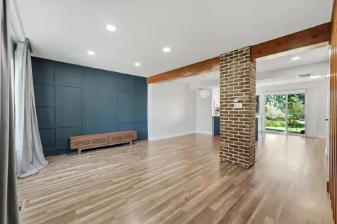 1996 Holbrook Lane Hoffman Estates IL 60194