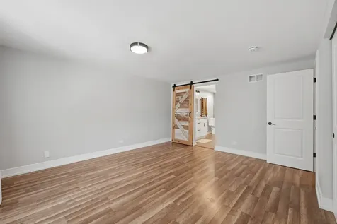 1996 Holbrook Lane Hoffman Estates IL 60194