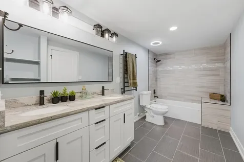 1996 Holbrook Lane Hoffman Estates IL 60194