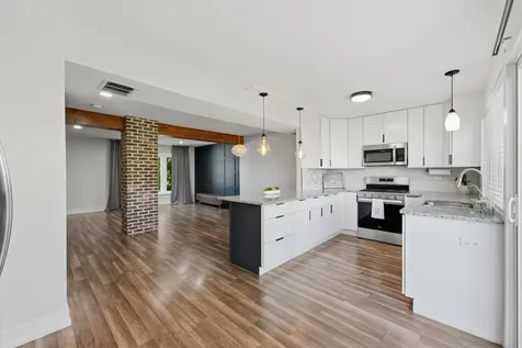 1996 Holbrook Lane Hoffman Estates IL 60194