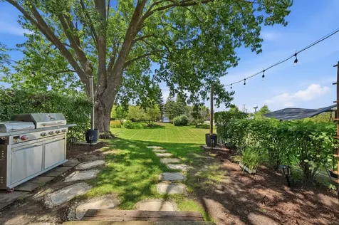 1996 Holbrook Lane Hoffman Estates IL 60194